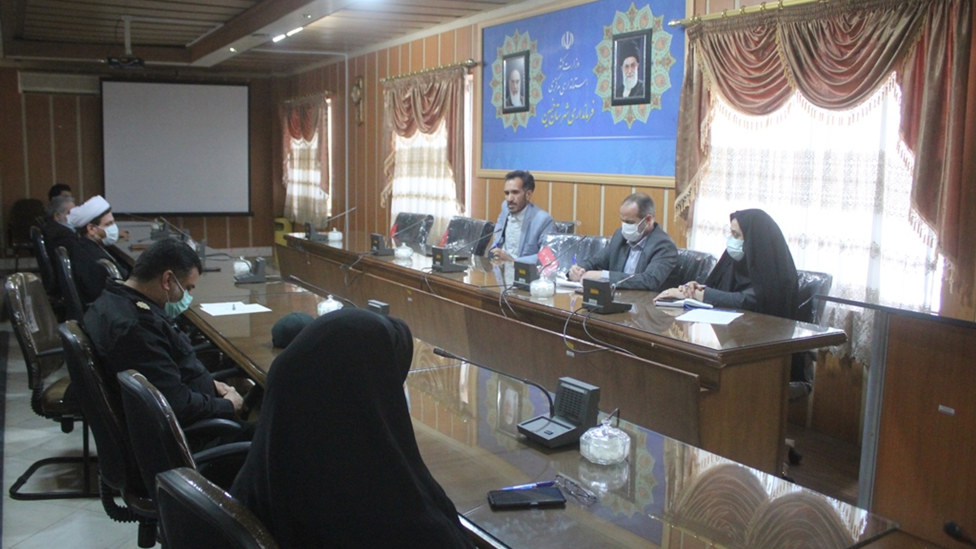 جلسه کارگروه تخصصی امور اجتماعی و فرهنگی ، سلامت ، زنان و خانواده شهرستان خمین برگزار شد  .