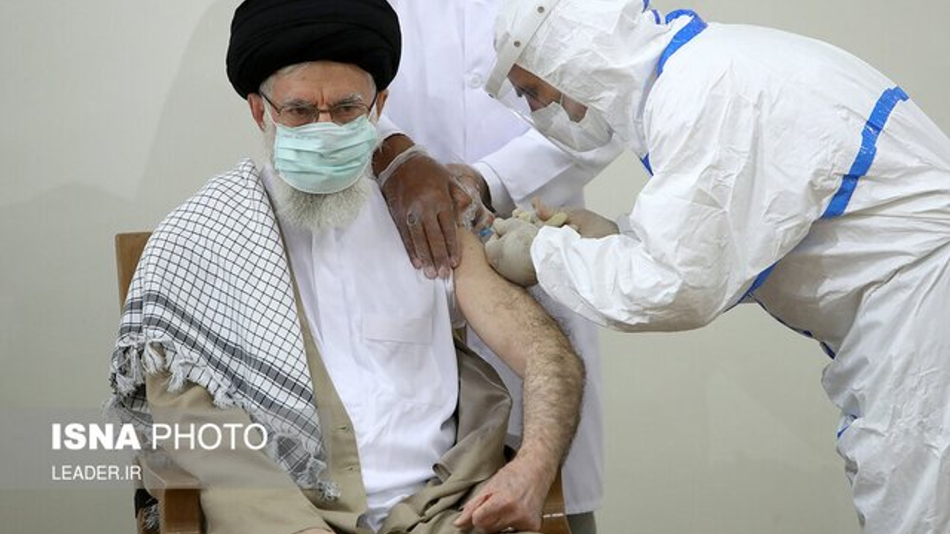 تاکید مقام معظم رهبری به استفاده از ماسک و زدن دور سوم واکسیناسیون کرونا