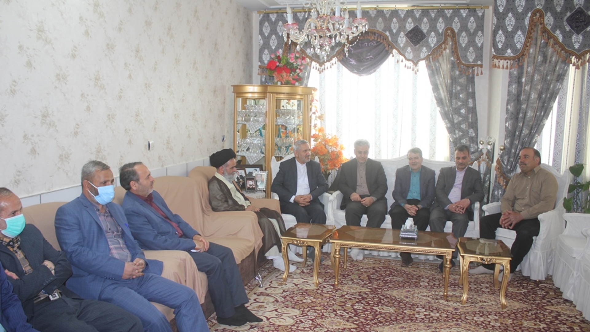 سرپرست فرمانداری ، امام جمعه و نماینده مردم خمین در مجلس با تعدادی از خانواده های فرهنگیان شهرستان دیدار کردند