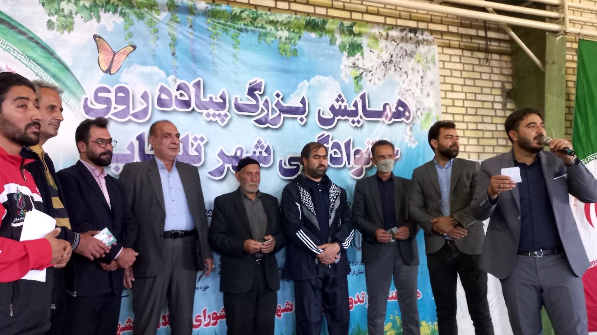 همایش پیاده روی به مناسبت هفنه سلامت وسالروزفتح خرمشهر در شهر تلخاب برگزار گردید