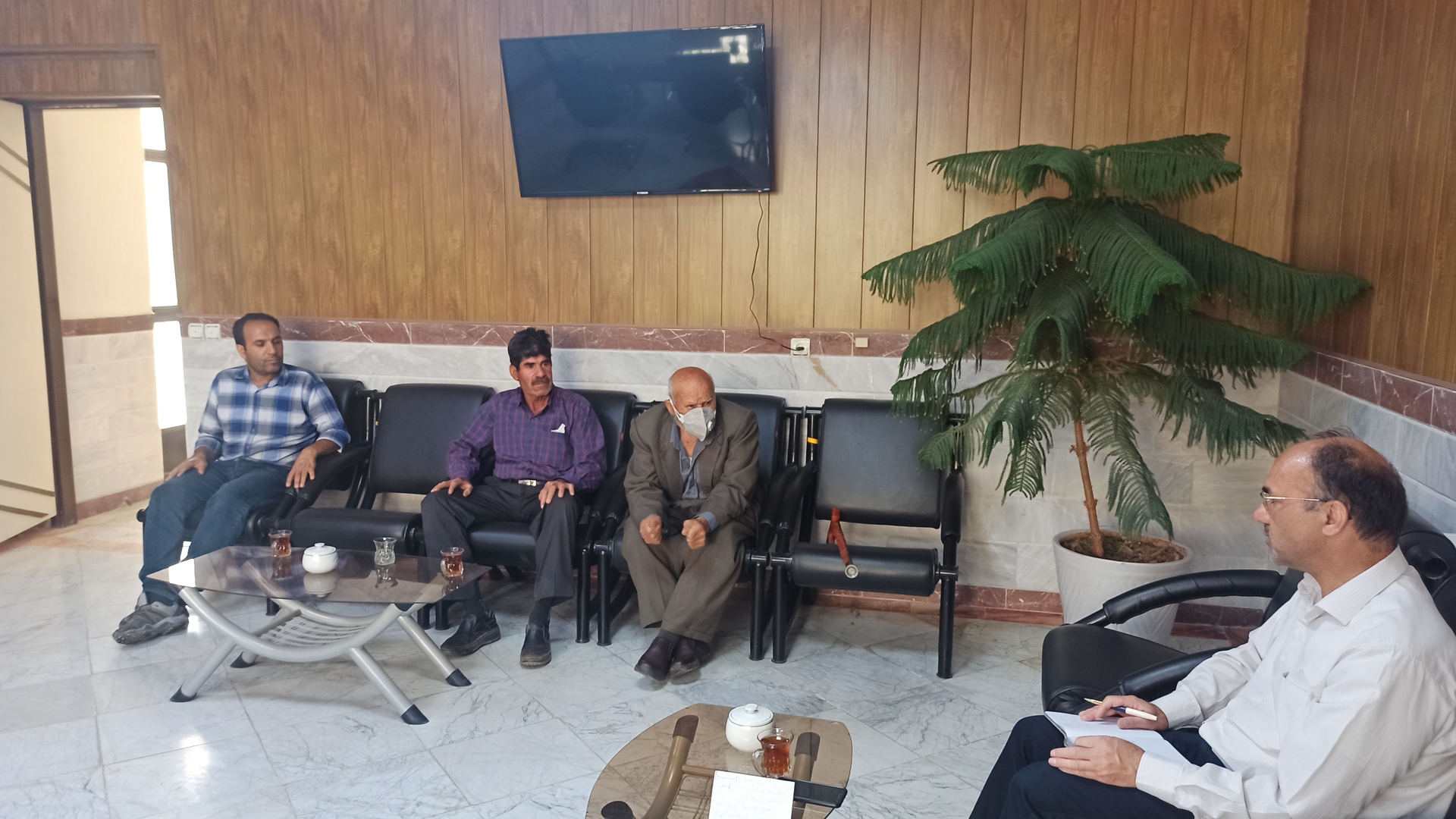 جلسه آقای آقا گلی بخشدار مرکزی با اعضای شورای اسلامی روستای جودان