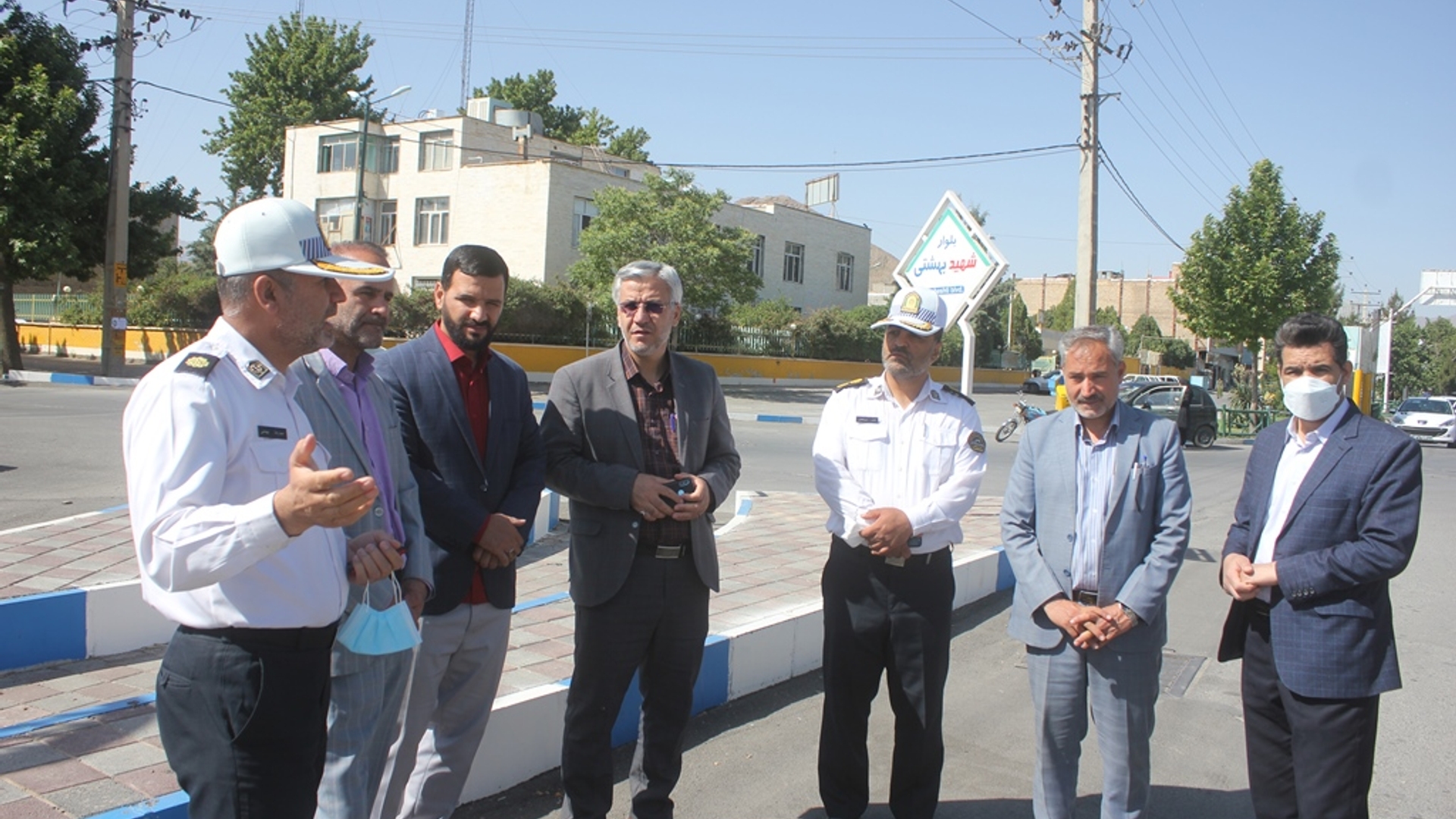 فرماندار و اعضای شورای ترافیک استان و شهرستان از پارکینگ خودروهای سنگین خمین بازدید کردند