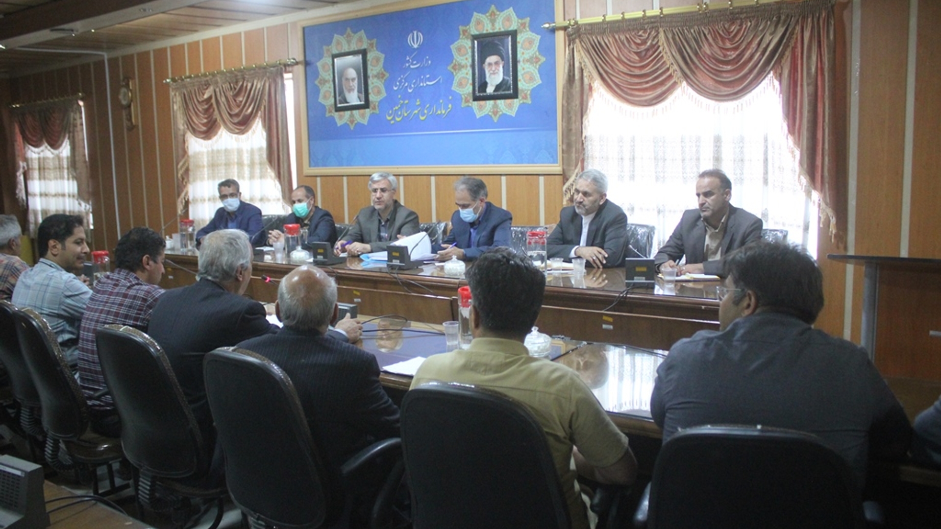 جلسه بررسی مشکلات مالیاتی اتحادیه های صنفی شهرستان خمین برگزار شد
