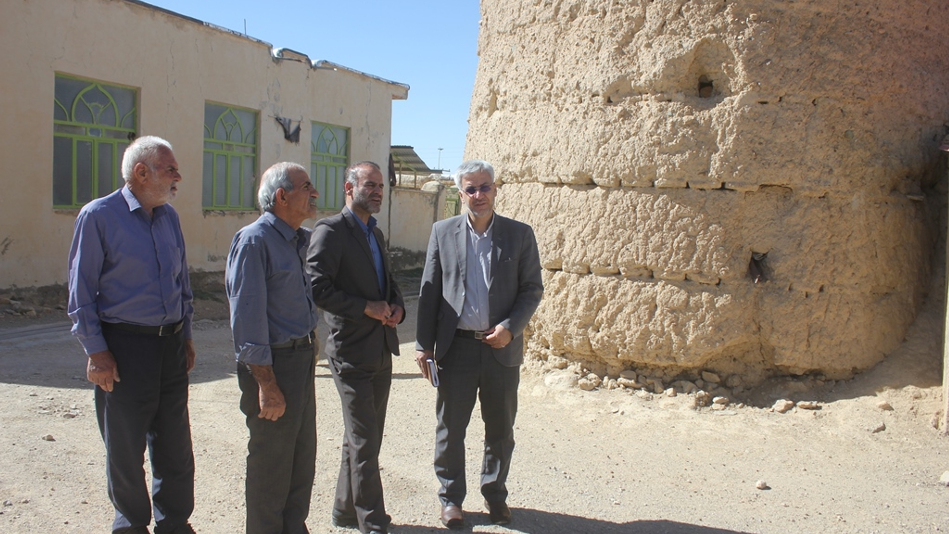 نشست بررسی مسائل و مشکلات روستای واپیله شهرستان خمین بازدید کرد