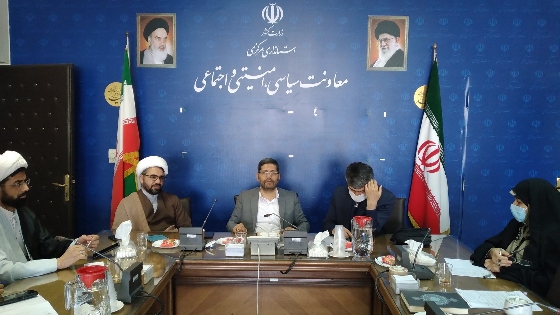 جلسه مسئولین کمیته های قرارگاه عفاف و ححاب استان برگزار شد