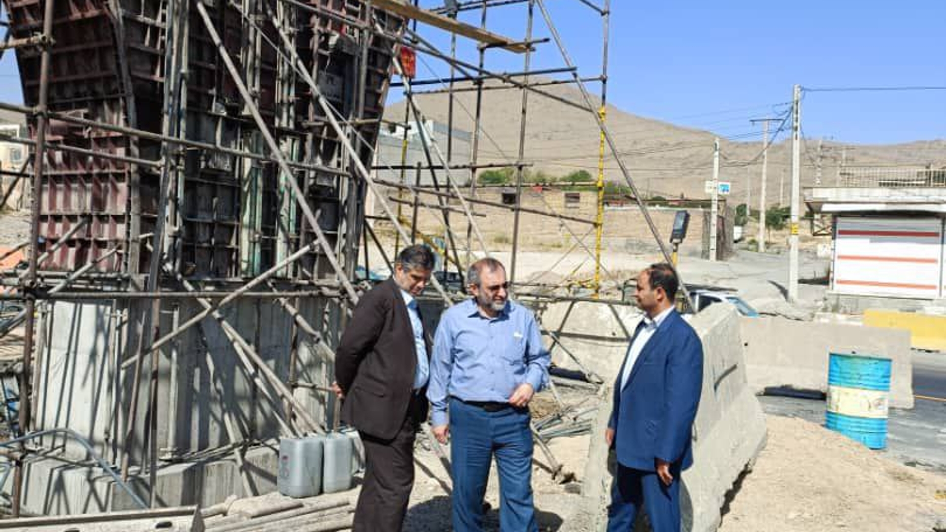 بازدید سرزده مسئولین استان از پل سنجان