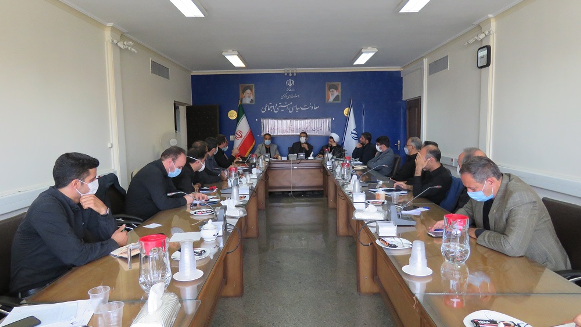جلسه کمیسیون دانشجویی استان در روز چهار شنبه مورخ 1401-05-19 به ریاست نظری معاون سیاسی ، امنیتی و اجتماعی  و با حضور آذری مدیرکل سیاسی ، انتخابات و تقسیمات کشوری برگزار گردید.
