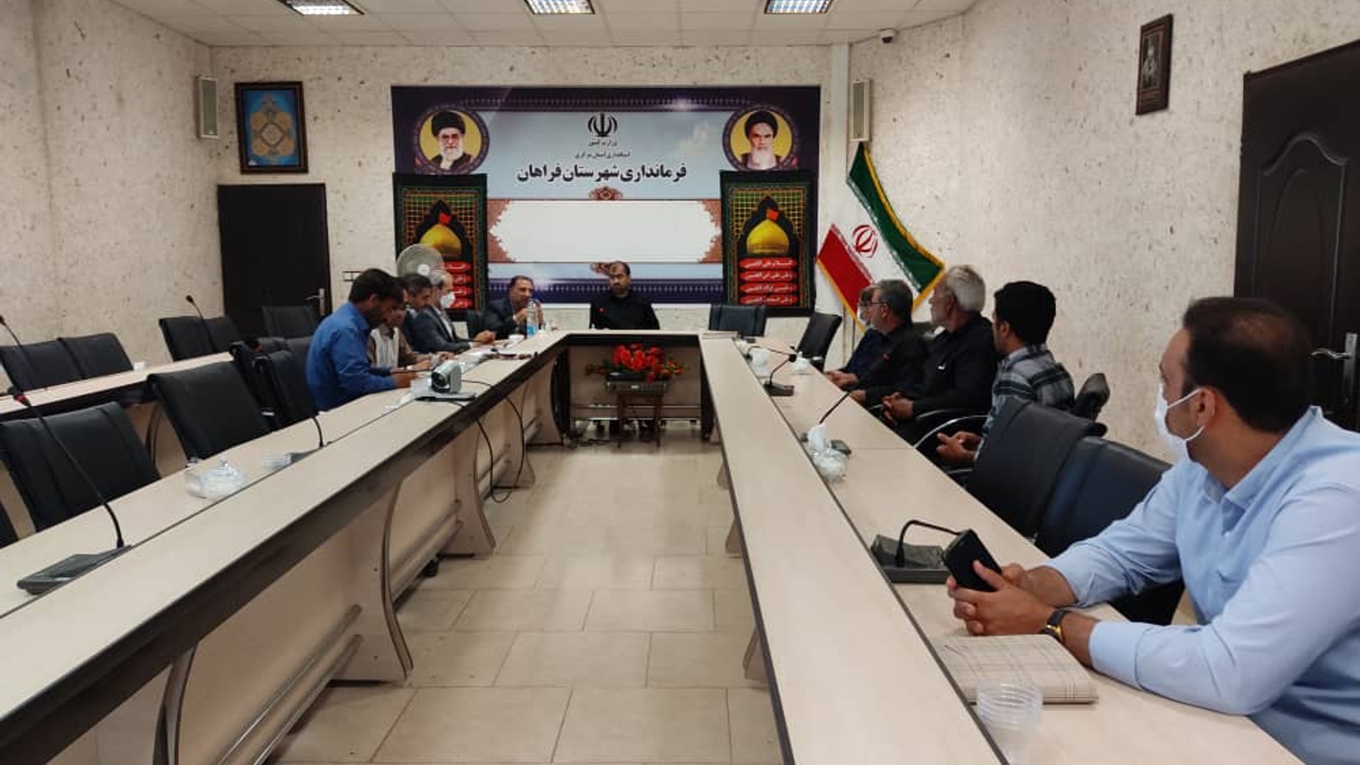 جلسه ی همکاری و هم افزایی کلیه دستگاه های اجرایی شهرستان فراهان در خصوص مدیریت بحران
