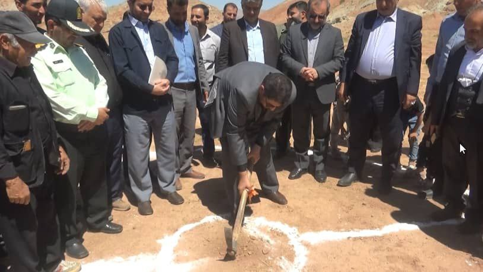افتتاح دو پروژه و یک کلنگ زنی در روستای قزلجه