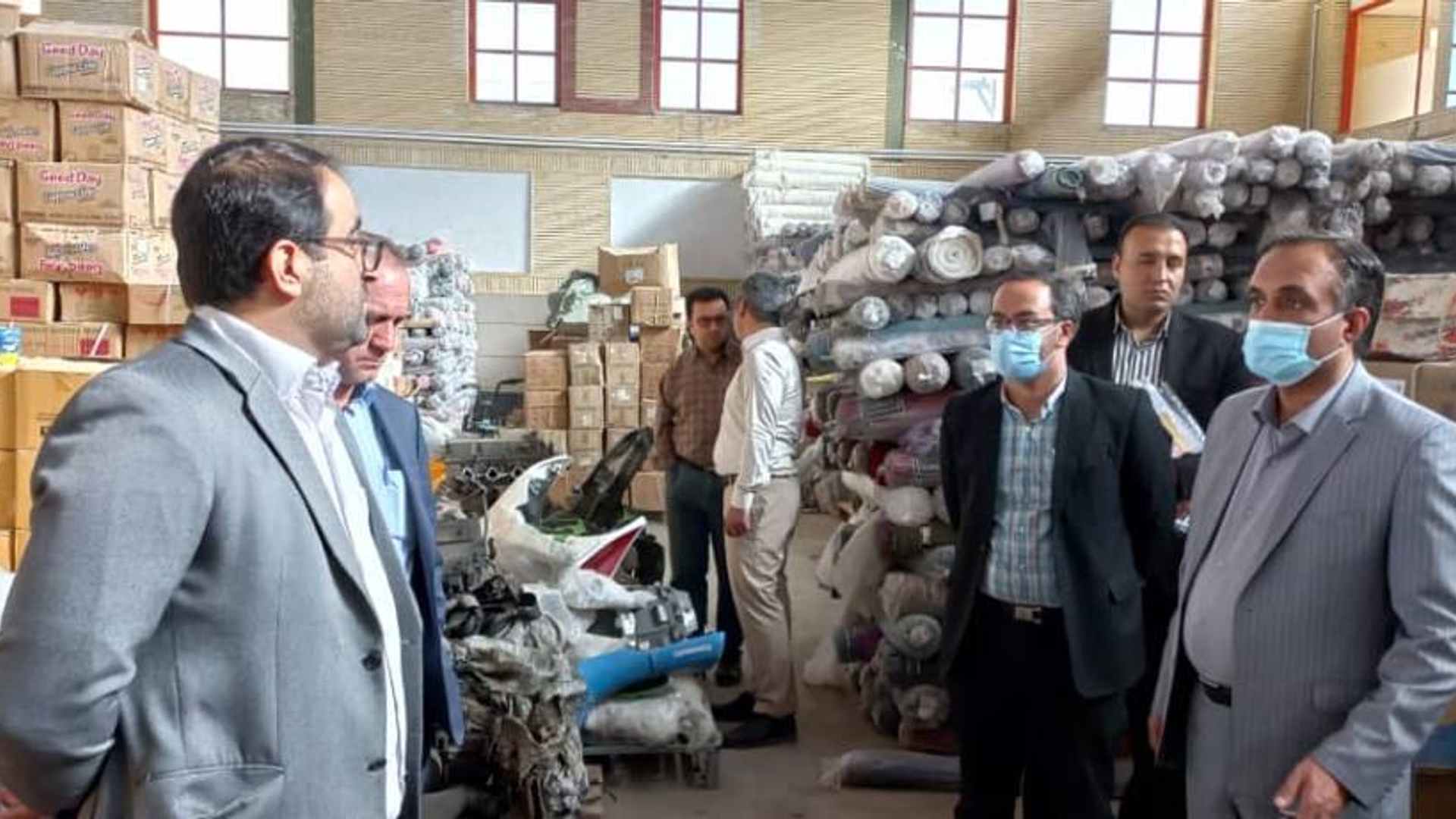 دبیر کمیسیون مبارزه با قاچاق کالا و ارز استان از انبار اداره کل اموال تملیکی استان بازدید نمود
