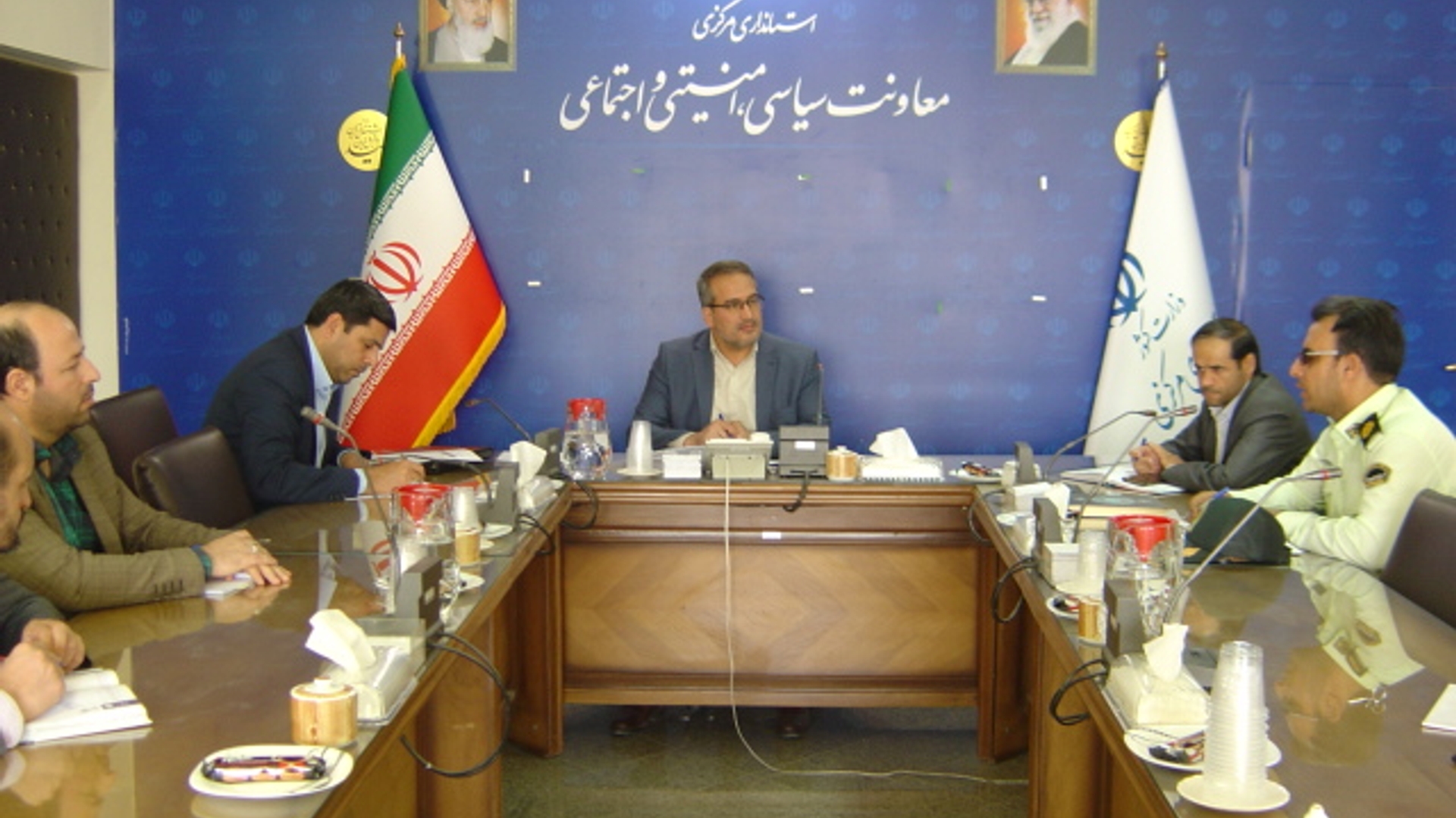 جلسه کمیته برآورده اطلاعات استان در ساعت 10-30 صبح روز دوشنبه مورخ 1401-7-18 به ریاست آقای رحیمی تبار مدیر کل امنیتی و انتظامی برگزار گردید.