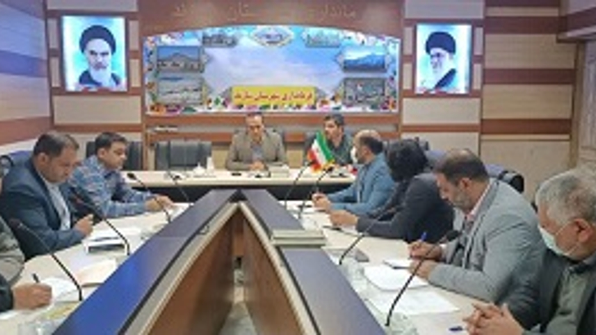 برگزاری جلسه بررسی وضعیت اعتبارات روستاهای فاقد دهیاری شهرستان شازند