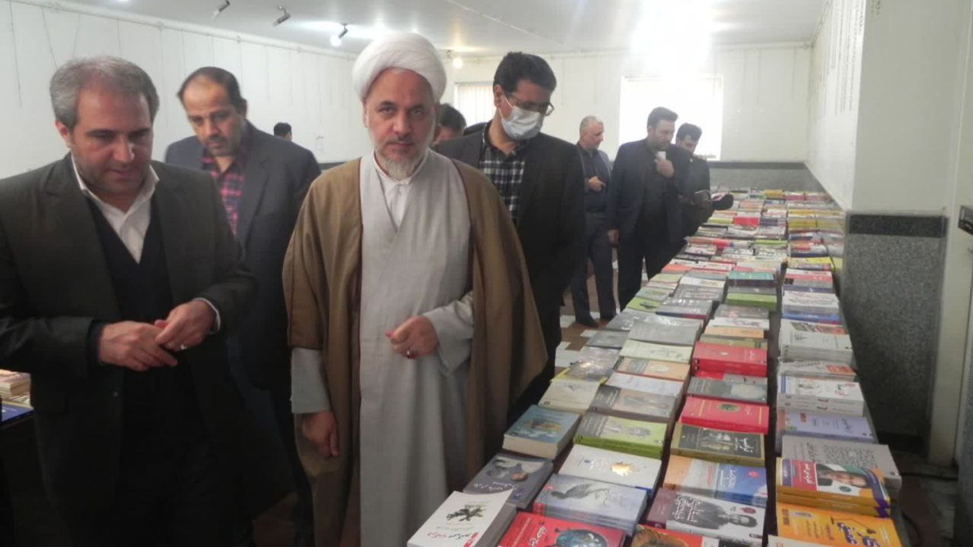 نمایشگاه کتاب در فرهنگسرای اداره فرهنگ و ارشاد اسلامی ساوه آغاز به کار کرد
