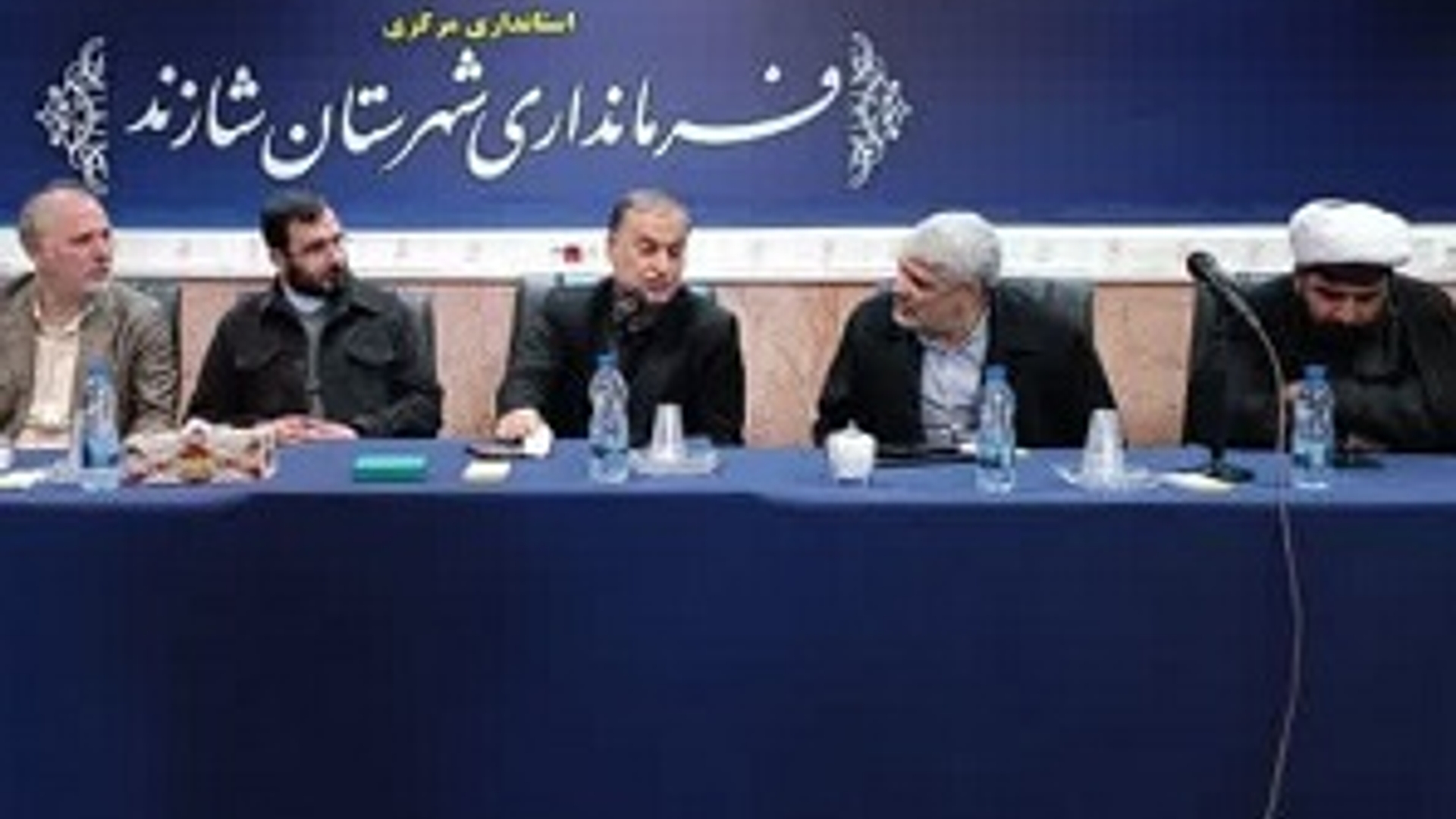 برگزاری جلسه بررسی و رفع مسائل و مشکلات اراضی اوقافی شهرستان شازند