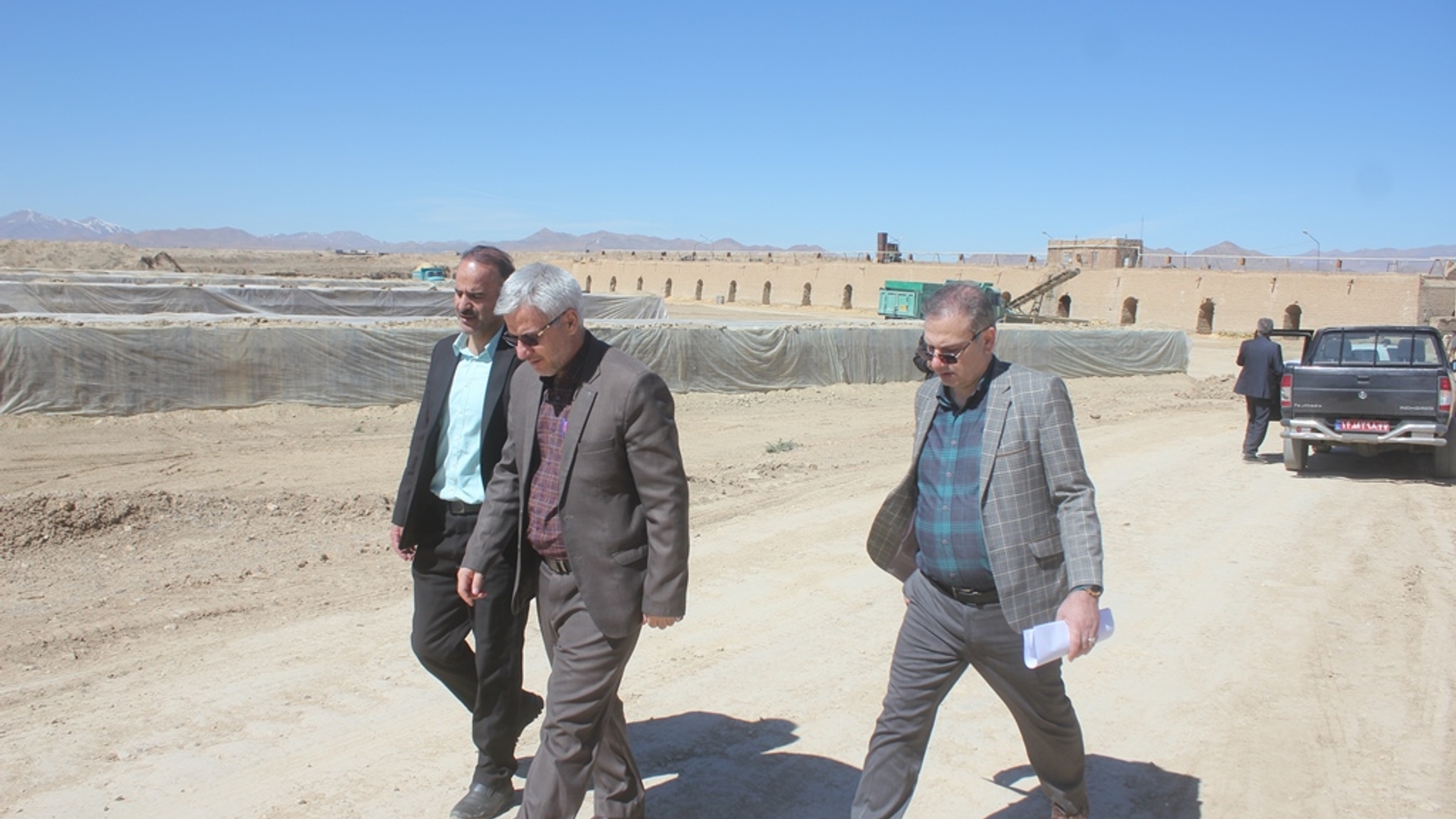 فرماندار از واحدهای تولید شن و ماسه و آجر در شهرستان خمین بازدید کرد