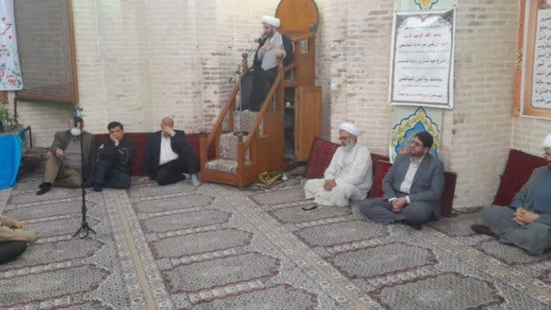 برگزاری نماز جماعت و سخنرانی در مسجد شش ناو به امامت حجت الاسلام سعیدی آریا