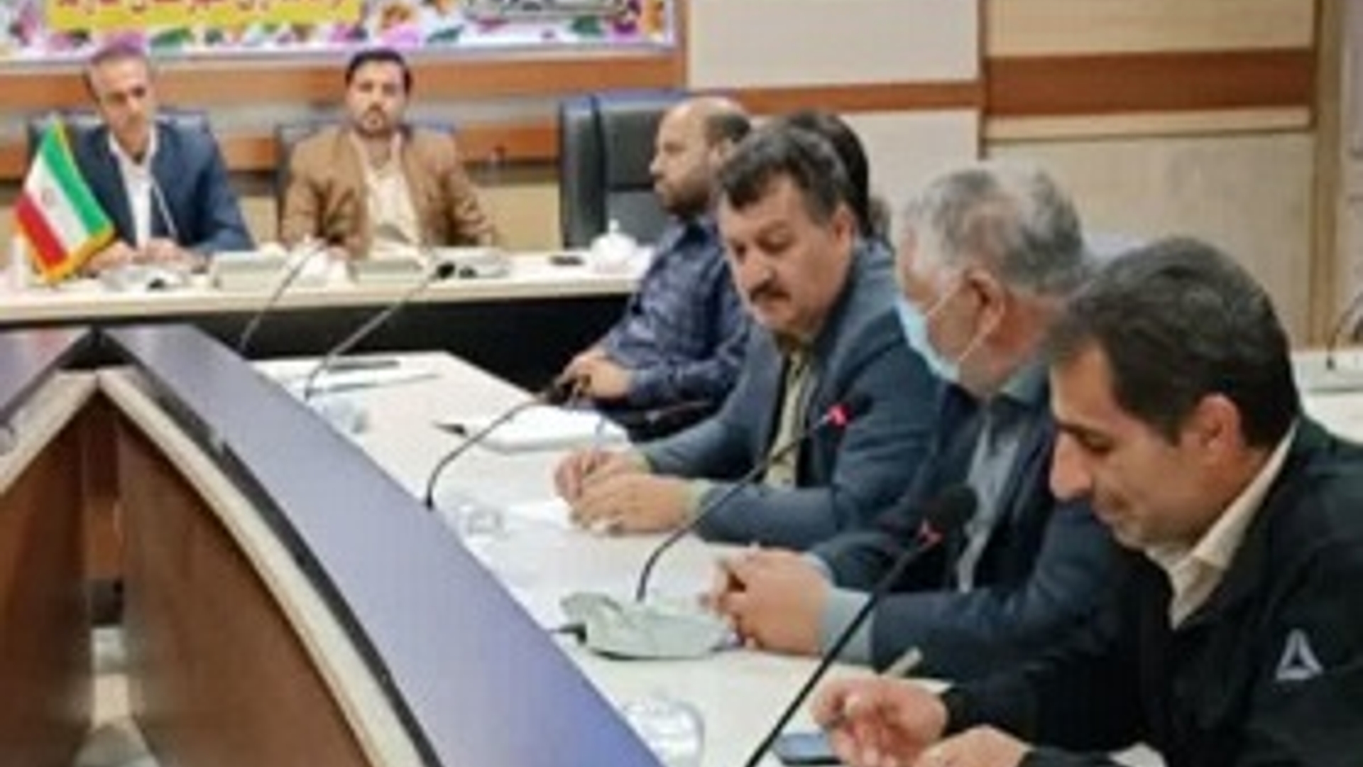 جلسه هماهنگی اجرای برنامه های روز ملی شوراهای اسلامی در شهرستان شازند