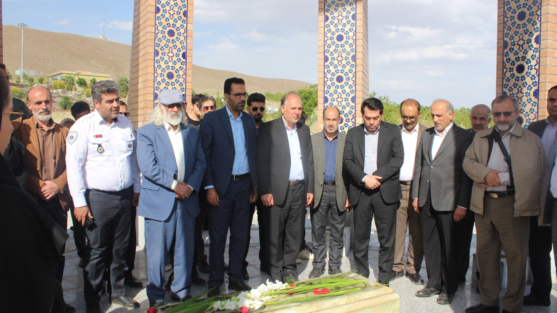 ادای احترام به مقام شامخ شهدای گمنام شهر جدید امیرکبیر