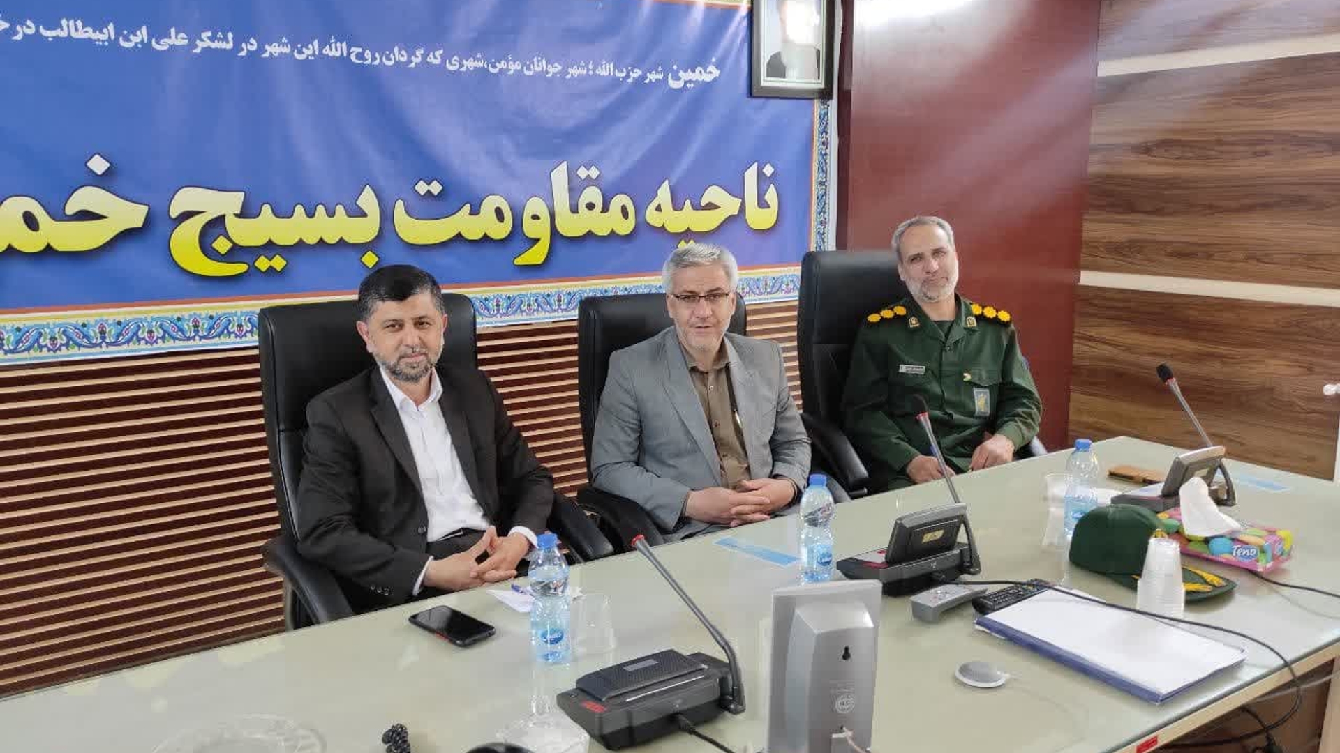 جلسه بررسی مسائل و مشکلات درمانگاه شهید مصطفی خمینی خمین برگزار شد
