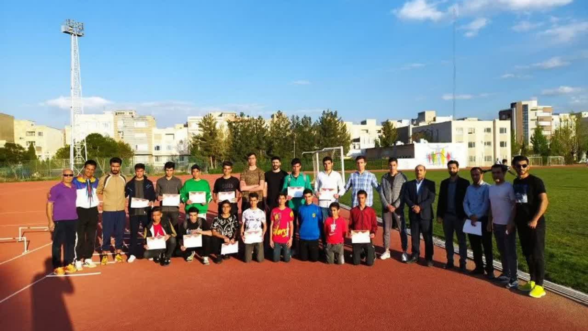 قهرمانی دوندگان کمیجانی در مسابقات جام رمضان و رکوردگیری انتخابی تیم  استان
