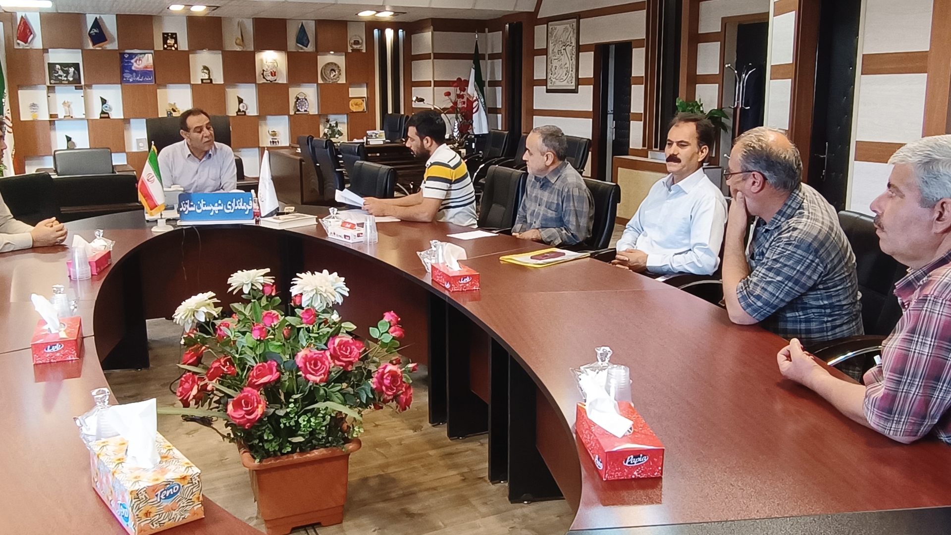 ملاقات مردمی سرپرست فرمانداری شهرستان شازند در محل دفتر فرماندار برگزار شد