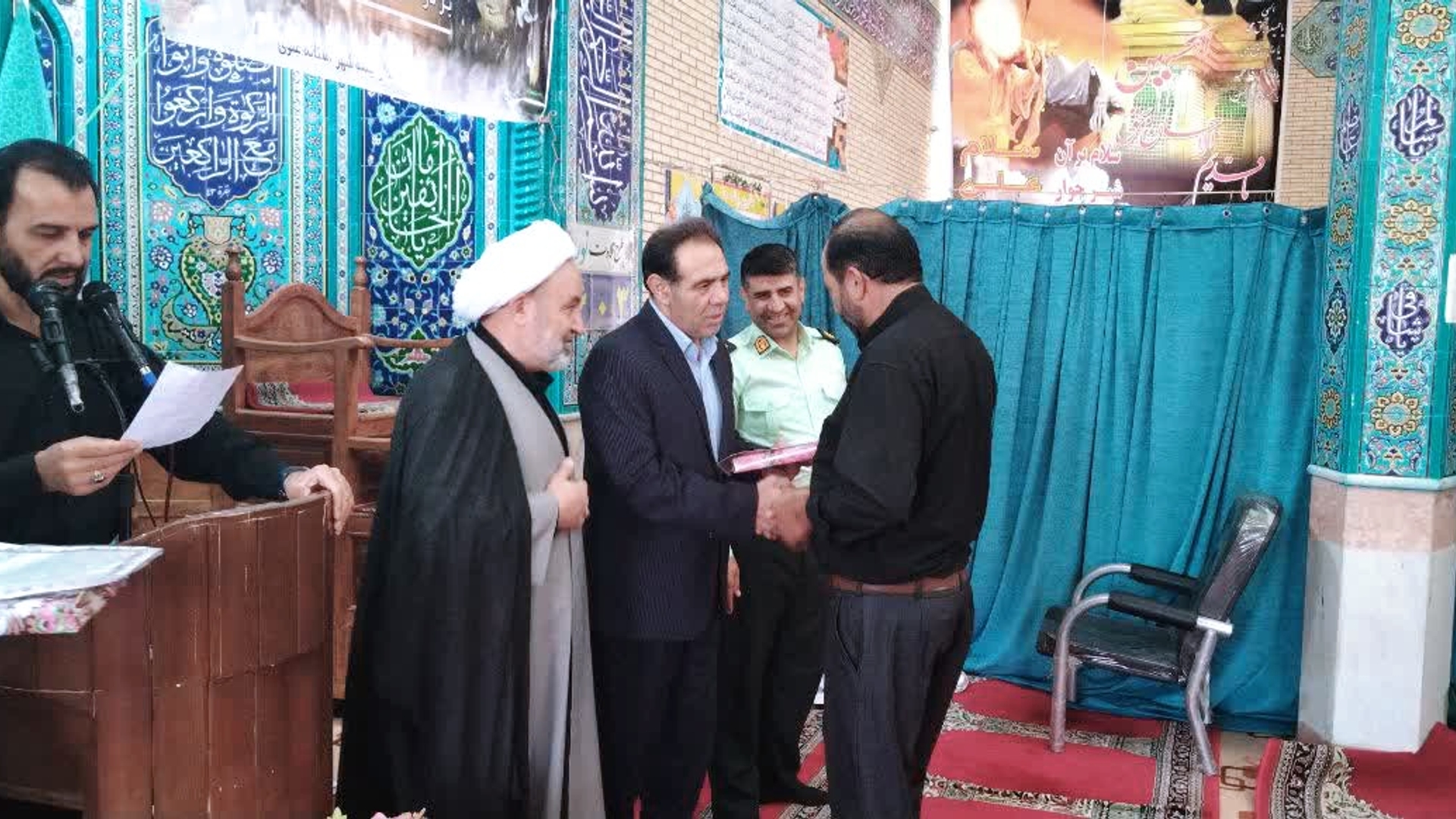 حضور سرپرست فرمانداری شهرستان شازند در نماز عبادی و سیاسی جمعه شهر آستانه