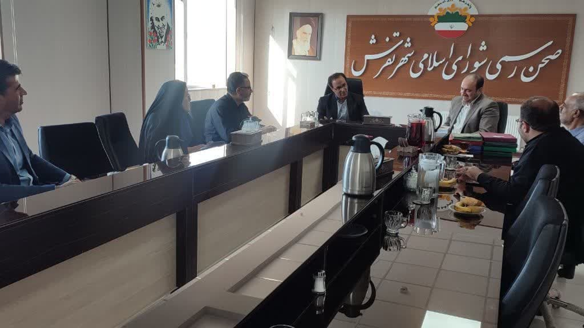 جلسه شورای شهر تفرش به ریاست دکتر اتابکی سرپرست فرمانداری شهرستان تفرش در سالن جلسات شهرداری برگزار شد                 :