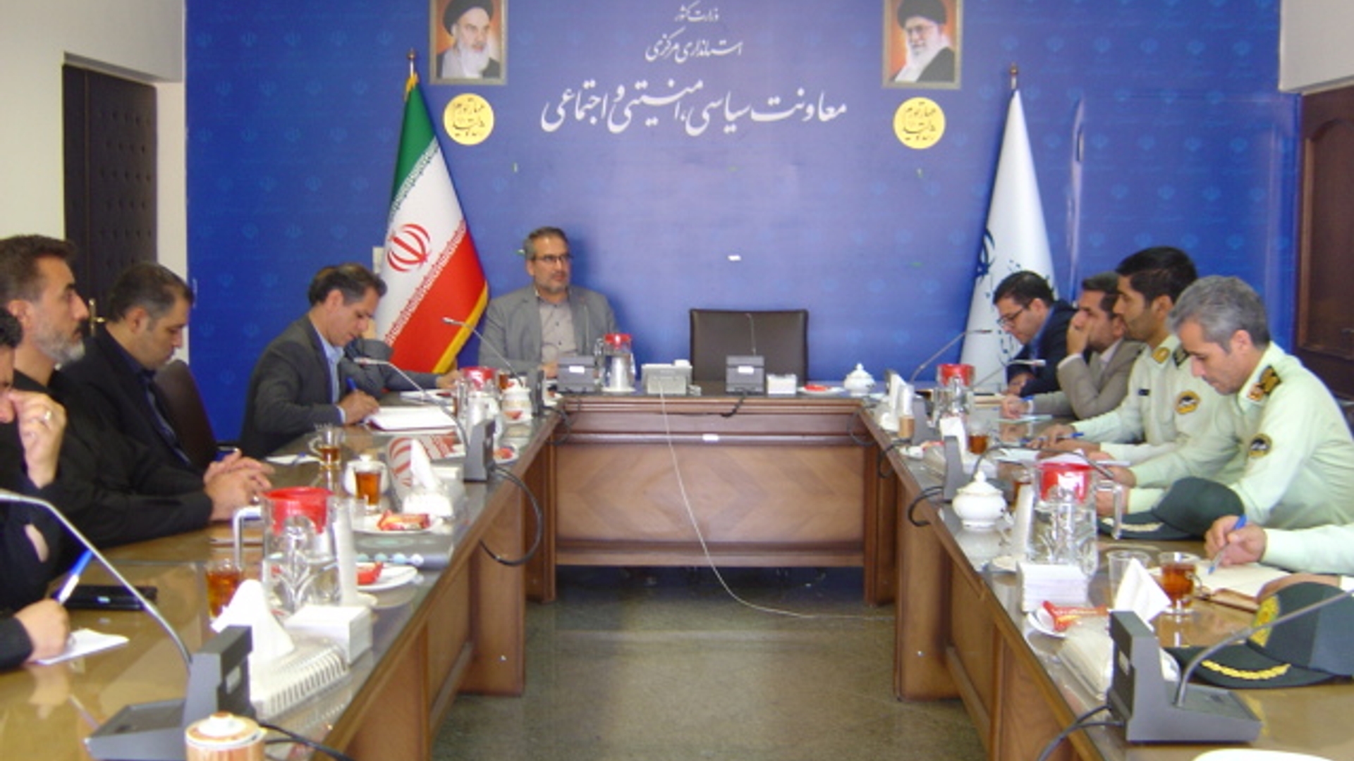 جلسه کمیسیون پیشگیری و مقابله با سرقت استان ساعت 8 صبح روز شنبه مورخ 28-5-1402 به ریاست آقای رحیمی تبار مدیر کل امنیتی و انتظامی برگزار گردید.