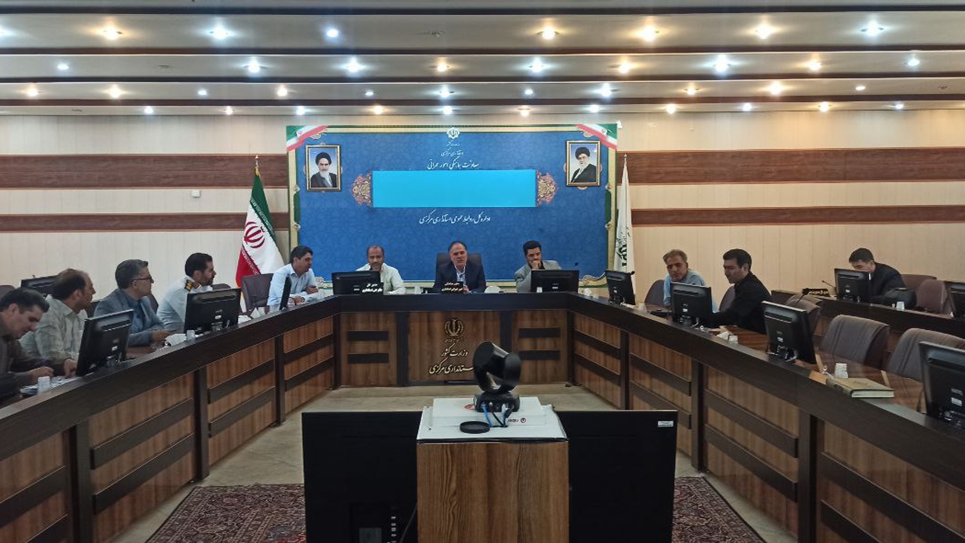 جلسه شورای ترافیک استان با محوریت پیاده رو سازی هسته مرکزی اراک برگزار شد.