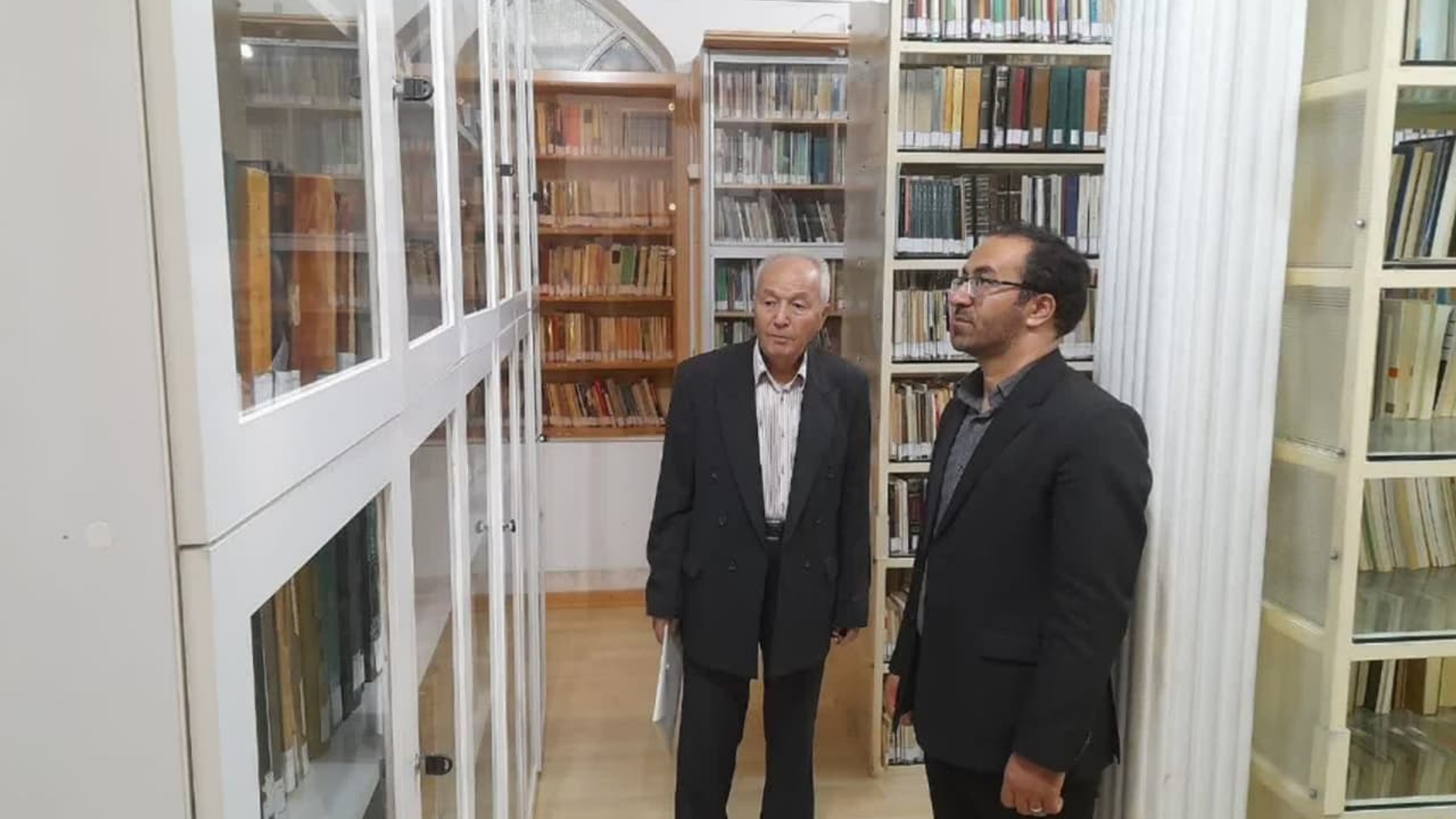 جواد اتابکی سرپرست فرمانداری شهرستان تفرش از موزه مردم شناسی و کتابخانه استاد نصیر بازدید کرد.