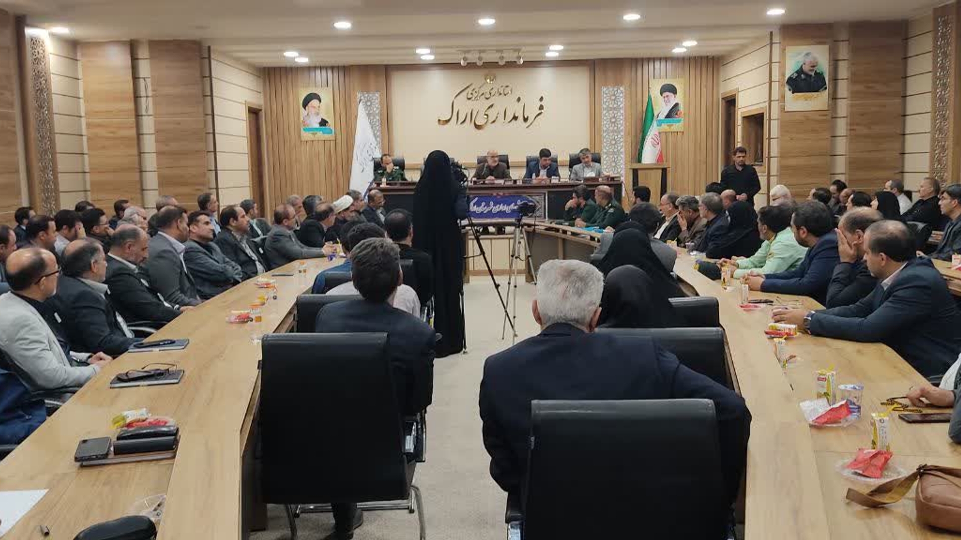 جلسه شورای اداری شهرستان  اراک به مناسبت هفته دولت