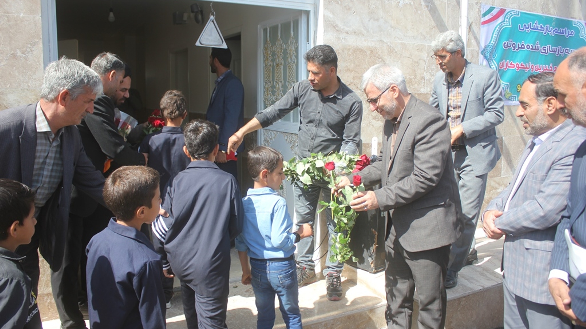 آئین بازگشایی مدرسه بازسازی شده فروتن روستای قلعه بابوی شهرستان خمین برگزار شد