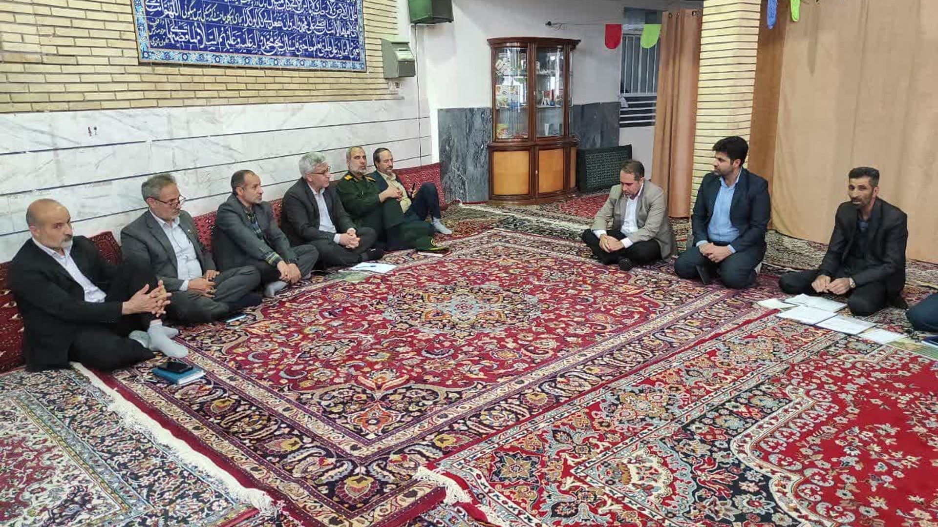 جلسه بررسی مسائل و مشکلات محله احمد آباد خمین برگزا ر شد