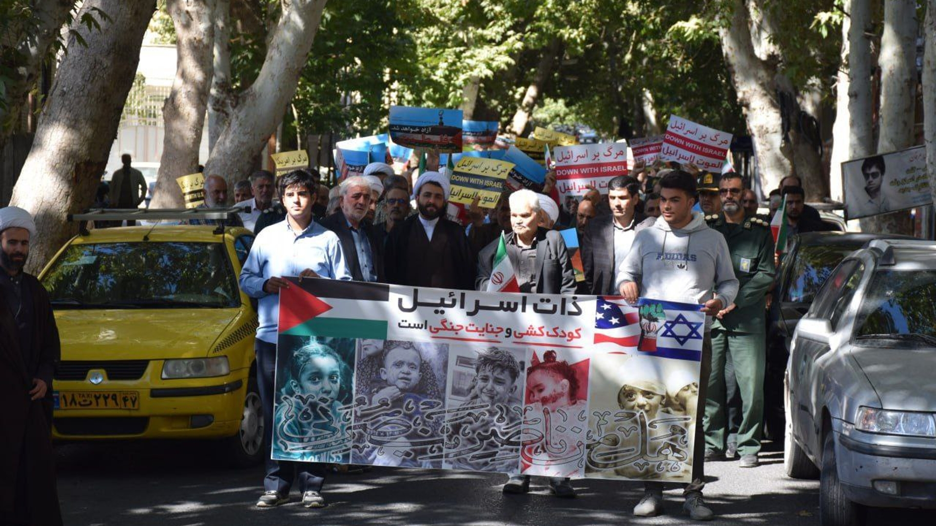 تجمع مردم و مسئولین شهرستان محلات در محکومیت جنایات اسرائیل