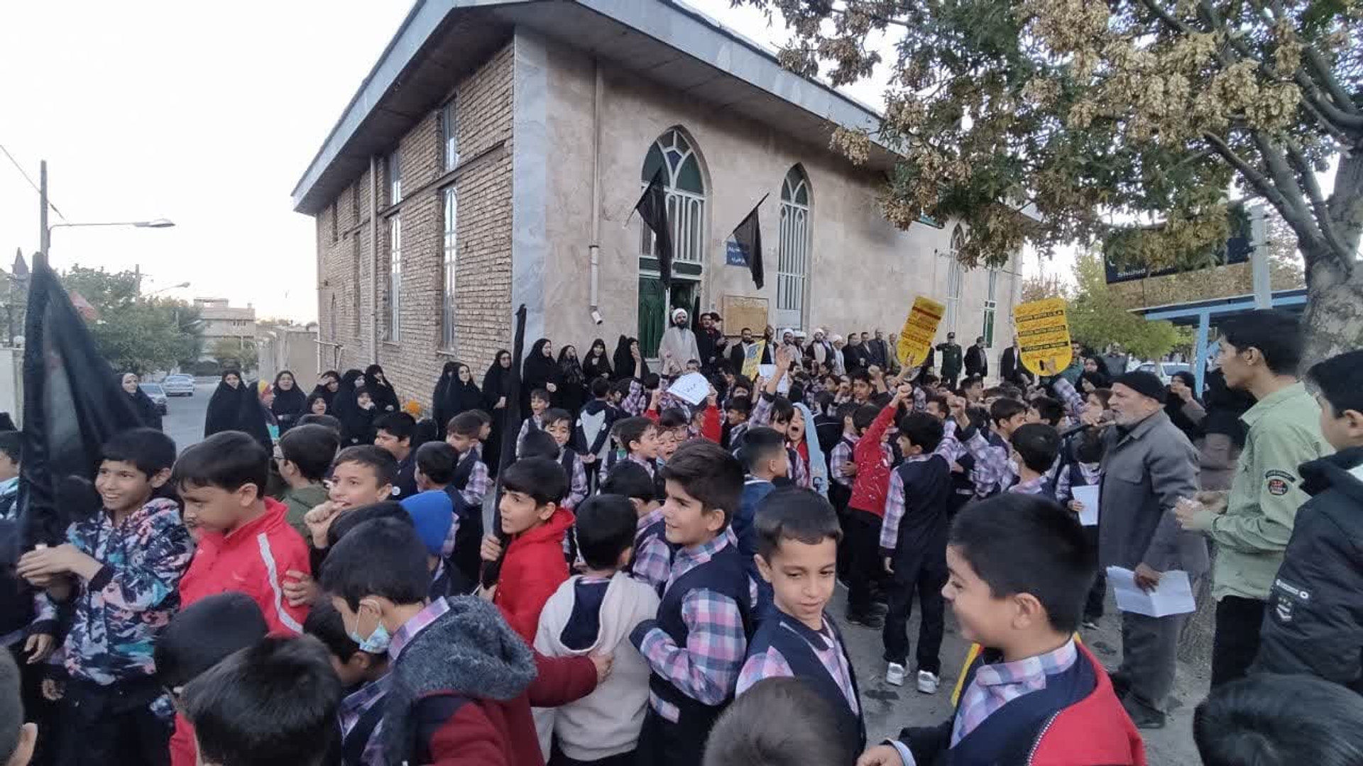 تجمع مردم شهر شازند در اعتراض به حمله وحشیانه اسرائیل به بیمارستان المعمدانی در غزه