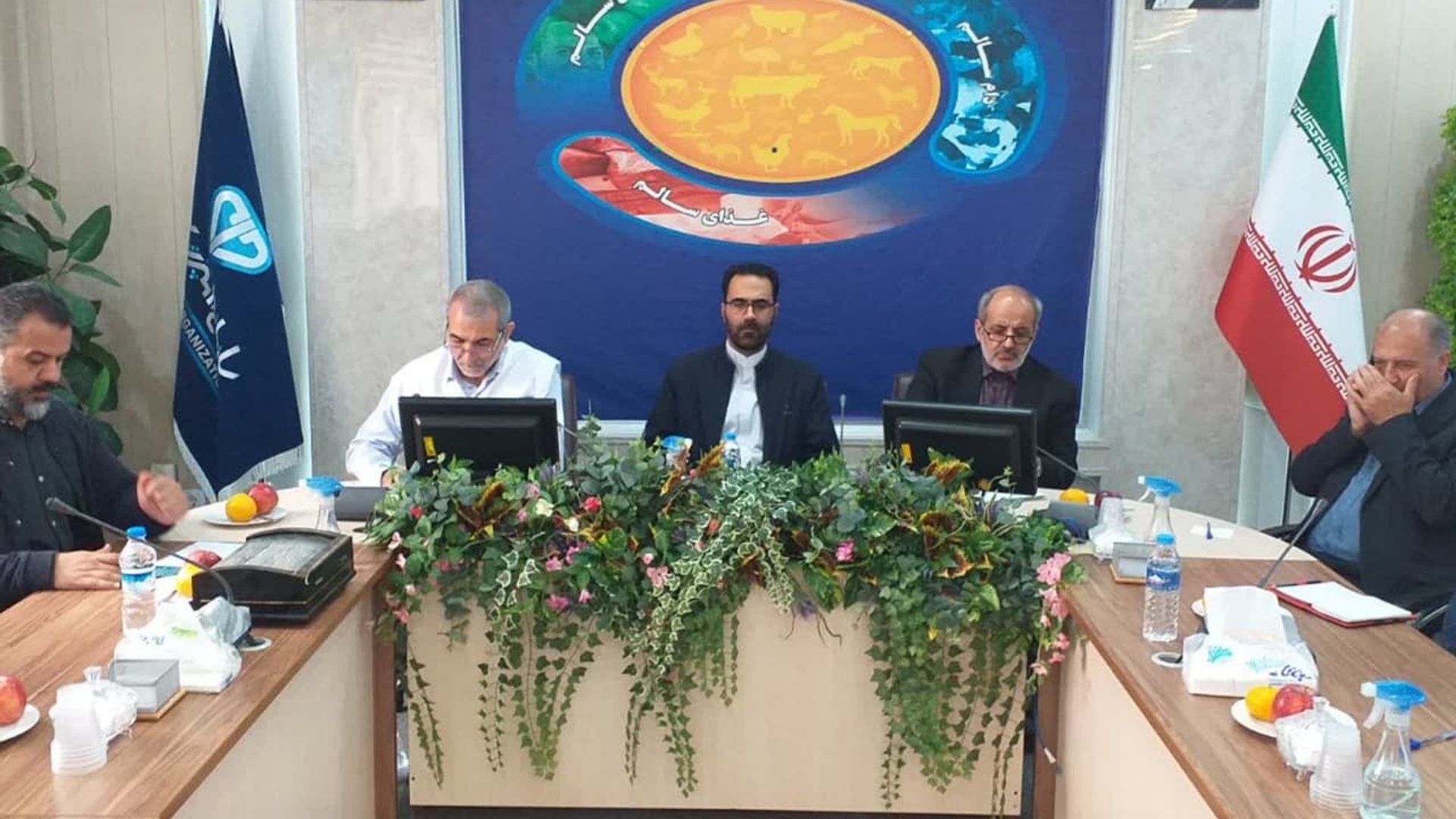 برگزاری نشست تخصصی پدافند زیستی در اداره کل دامپزشکی استان.