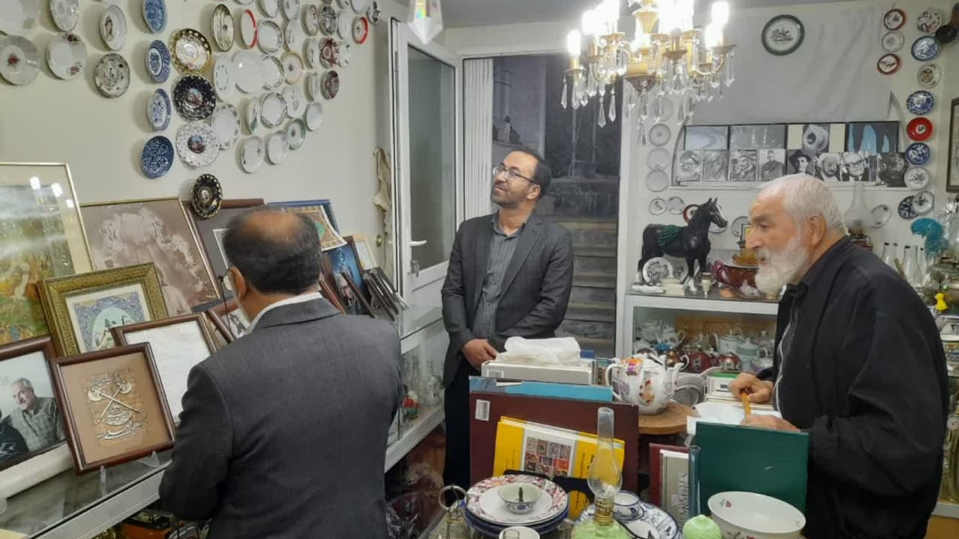 بازدید اتابکی فرماندار شهرستان از موزه مردم شناسی استاد علی اصغری