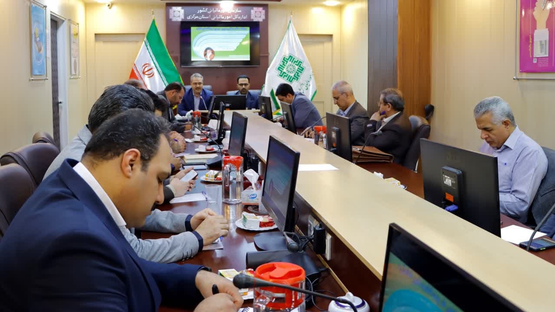 برگزاری نشست تخصصی پدافند غیرعامل در اداره کل امور مالیاتی استان.