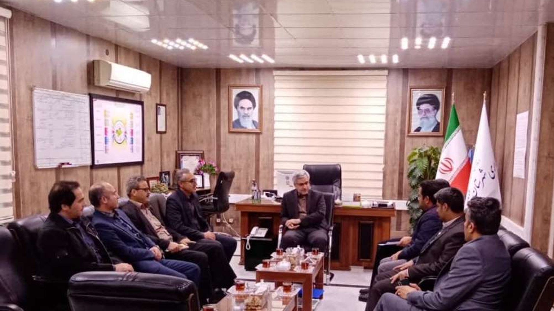 نشست مدیر عامل شرکت گاز استان با فرماندار شهرستان خمین برگزار شد.