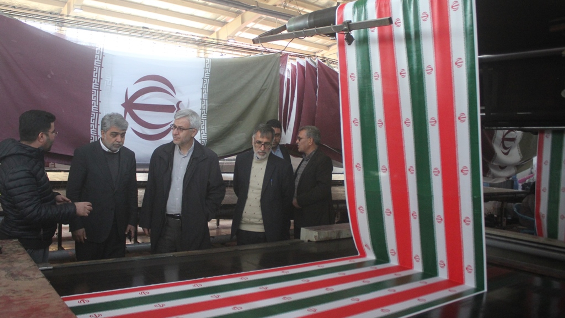 فرماندار و مدیر کل صمت استان  از تعدادی از واحدهای تولیدی روستایی شهرستان خمین بازدید کردند