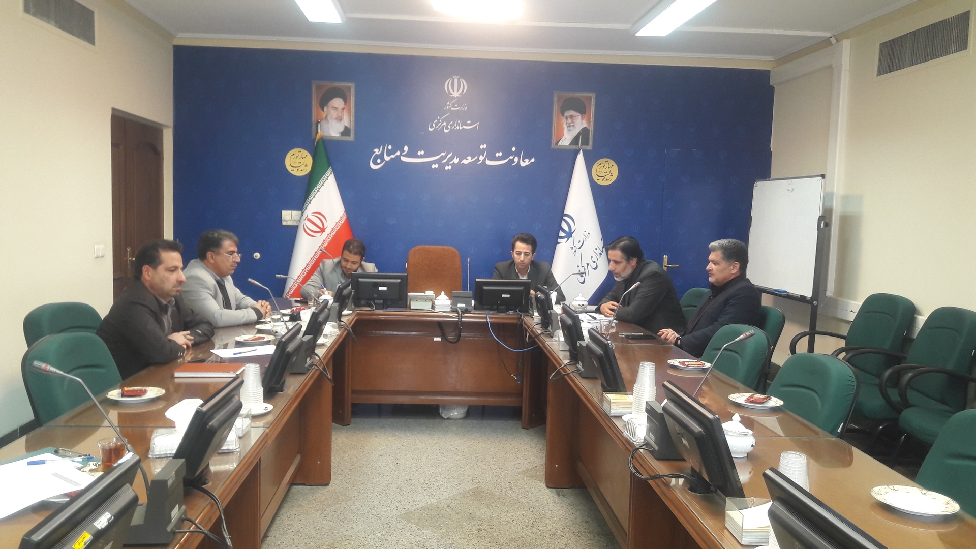 برگزاری جلسه بررسی مشکلات زیرساختهای ارتباطی استانها در امر انتخابات