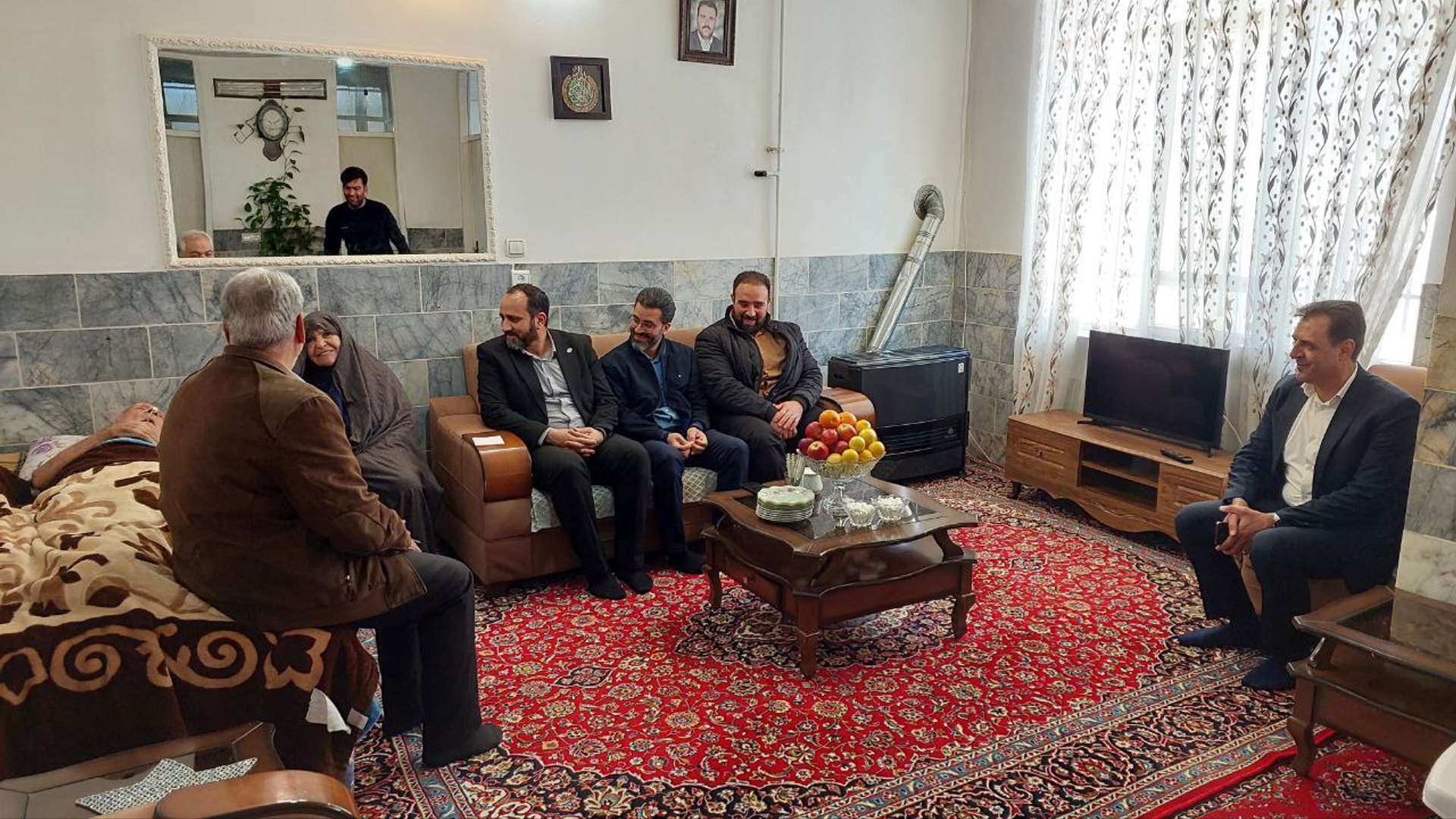 دیدار معاون سیاسی امنیتی و اجتماعی فرمانداری با خانواده معظم شهید والامقام حسین زهرابی