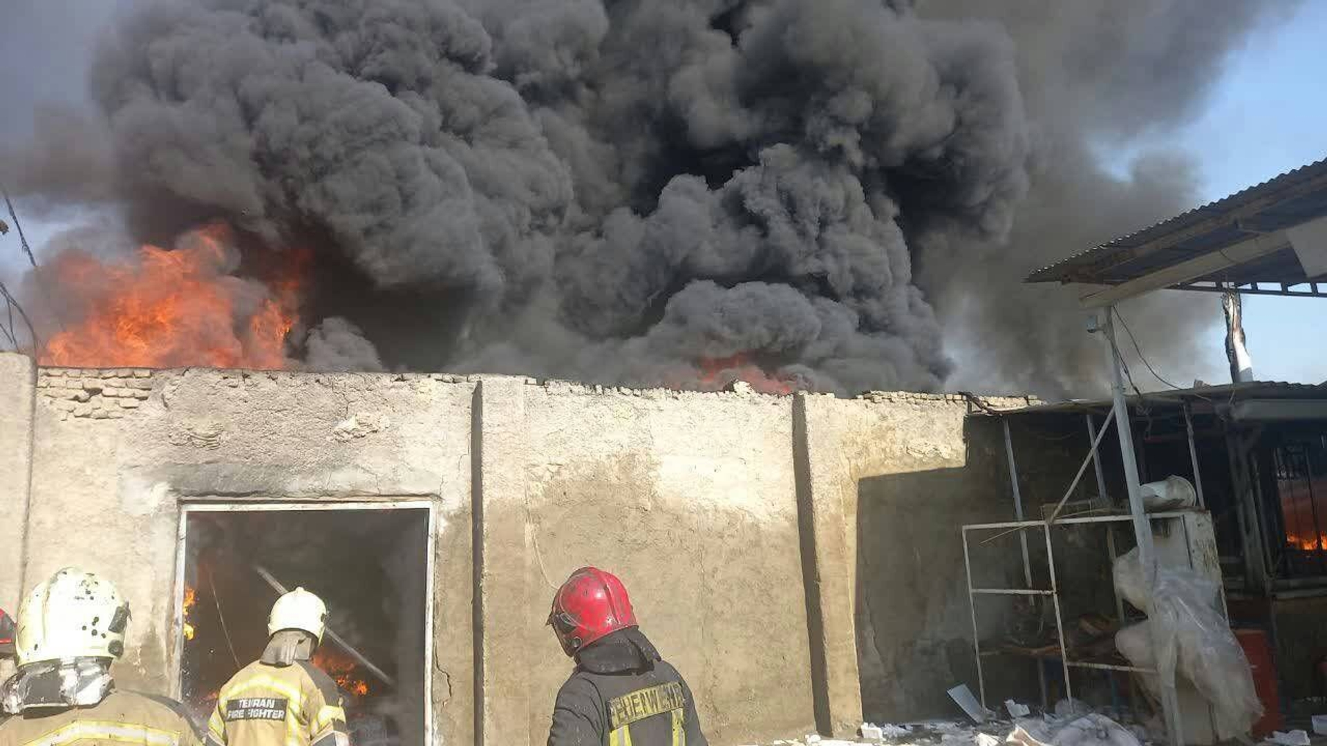 آتش‌سوزی در واحد تولیدی حاجی‌آباد اراک مهار شد
