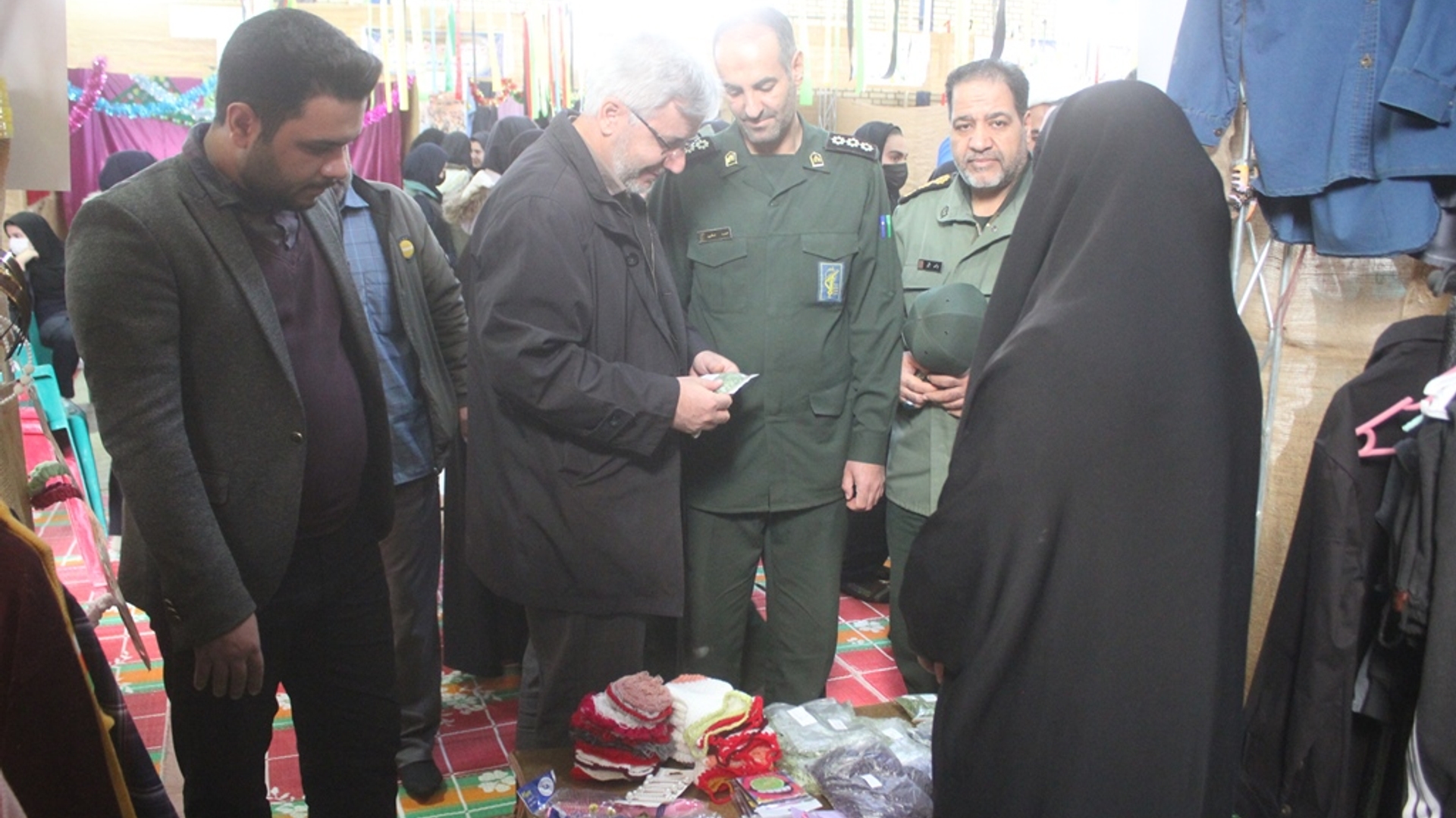 نمایشگاه اقتصاد مقاومتی در روستای جوادیه شهرستان خمین افتتاح شد