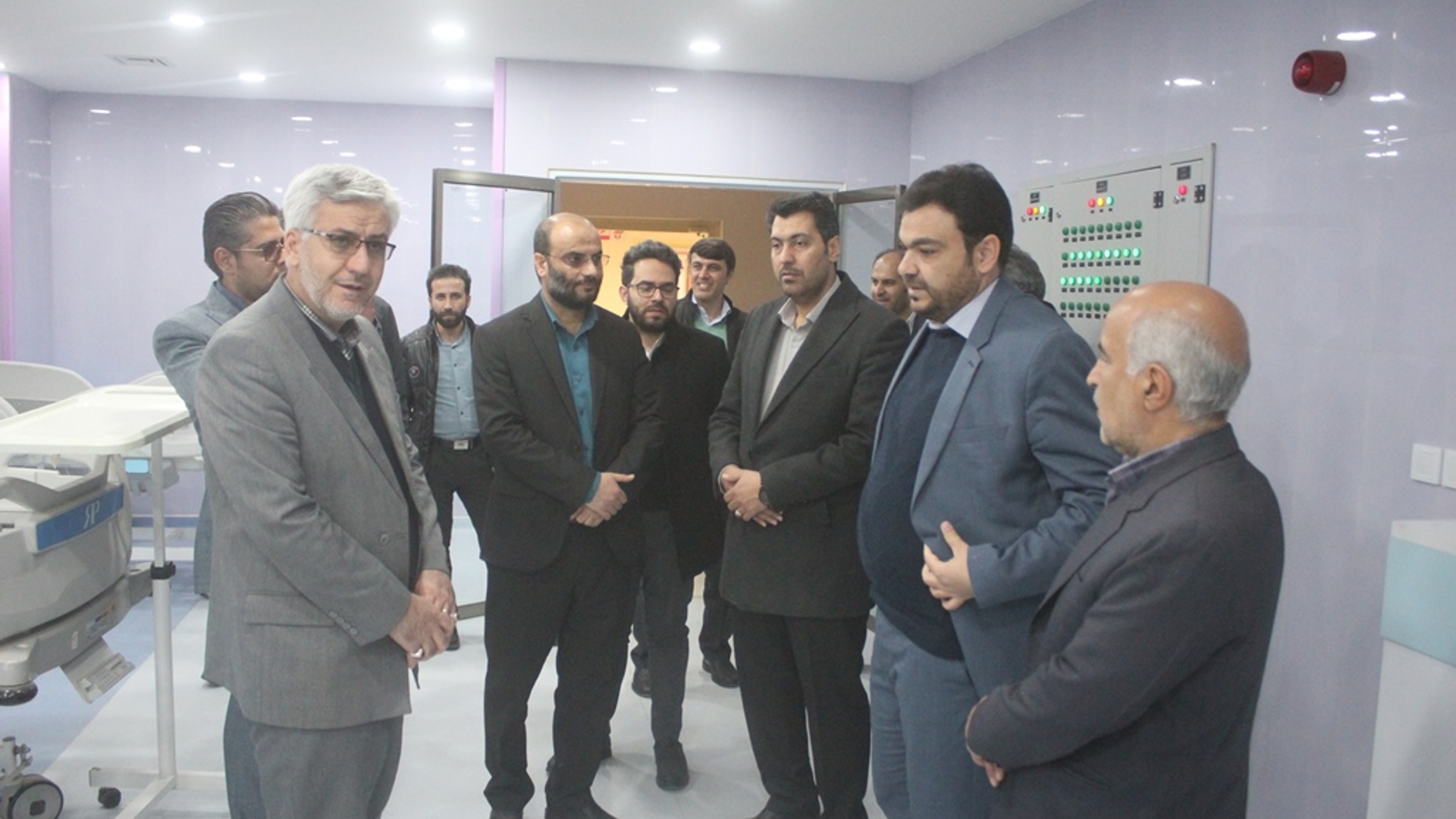 فرماندار و اعضای شورای تامین شهرستان از بیمارستان های امام خمینی (ره) و فاطمه الزهرا (س) خمین بازدید کردند