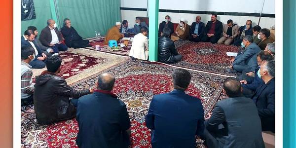 دیدار دکتر آصفری با دهیار ، اعضای شورا و تعدادی از ساکنین روستای سبز_آباد شهرستان کمیجان