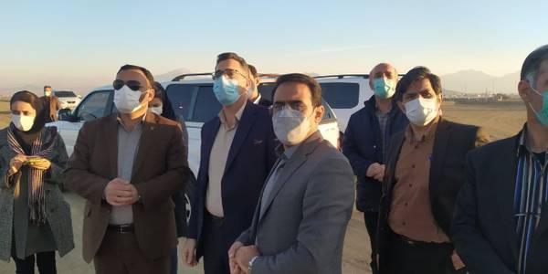 فرماندار از محل احداث ایستگاه راه آهن خط راه آهن اراک – اصفهان بازدید کرد
