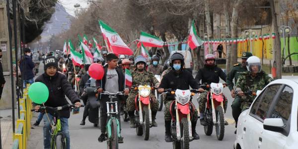 راهپیمایی خودرویی و موتوری یوم الله 22 بهمن در شهرستان خمین برگزار شد