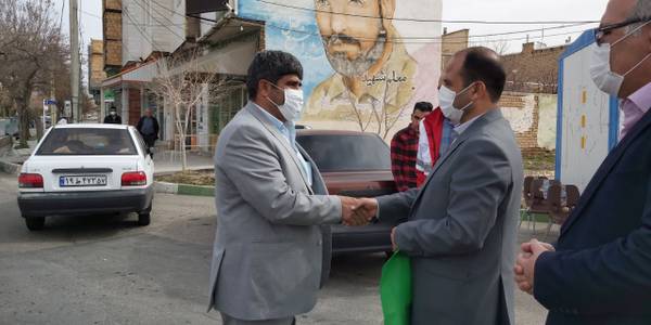 استقبال  از  اولین مسافران نوروزی به شهرستان آشتیان در نوروز ۱۴۰۱