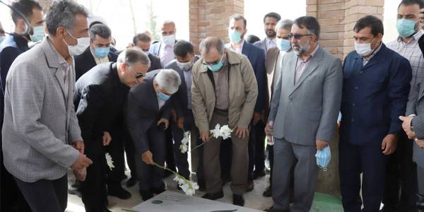 حضور وزیر ورزش و جوانان در یادمان شهدای گمنام شهر آستانه و ادای احترام به مقام شامخ شهدا